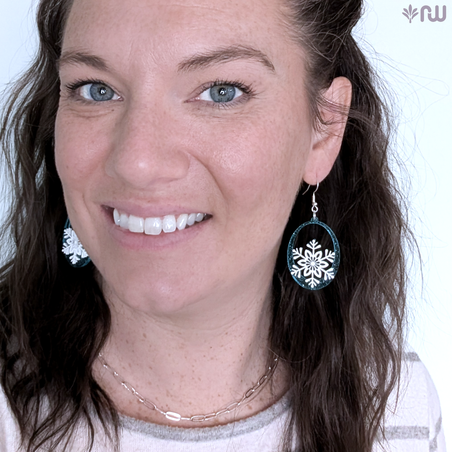 Vault H - Snowflake Hoop