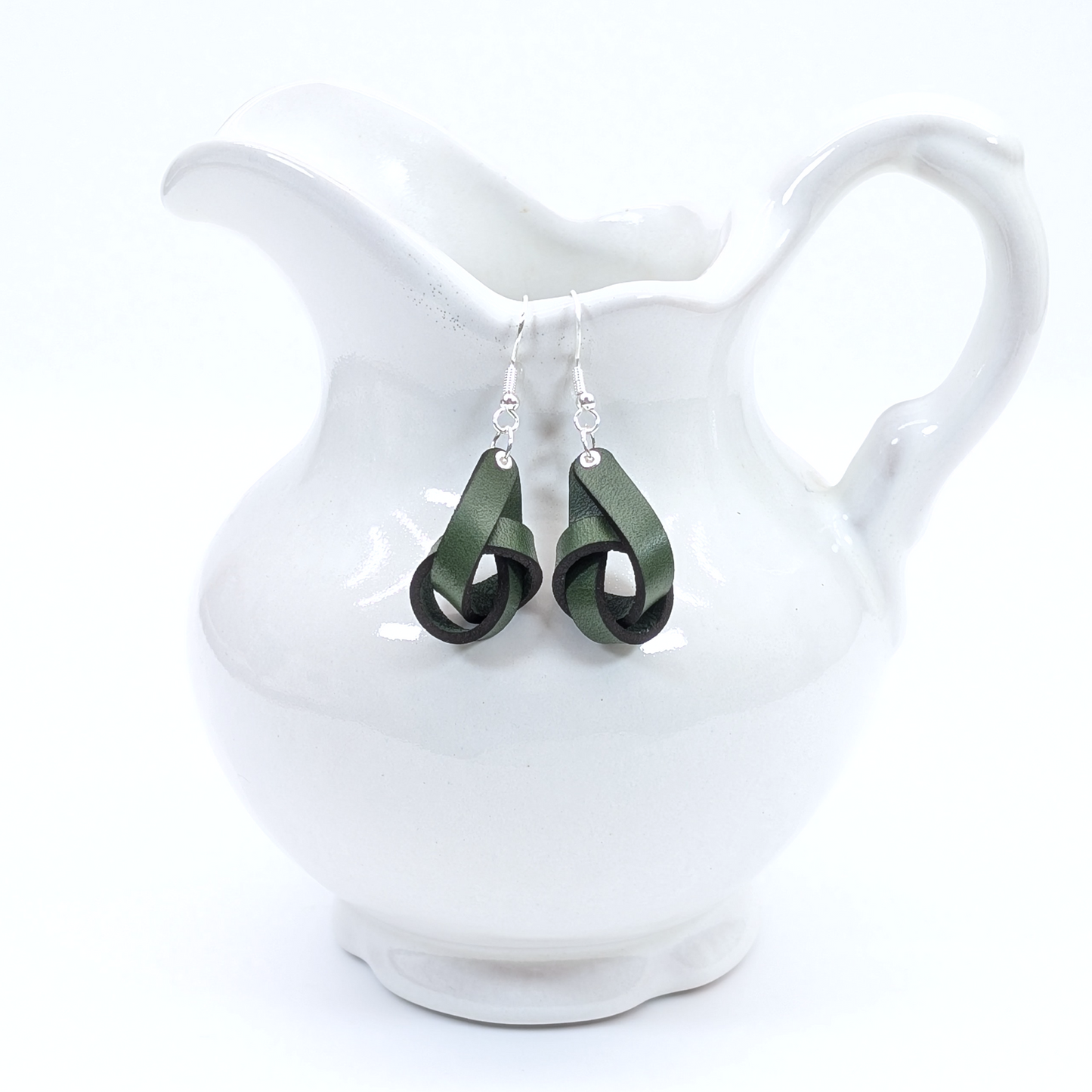 Vault E - Knotted Leather Loop