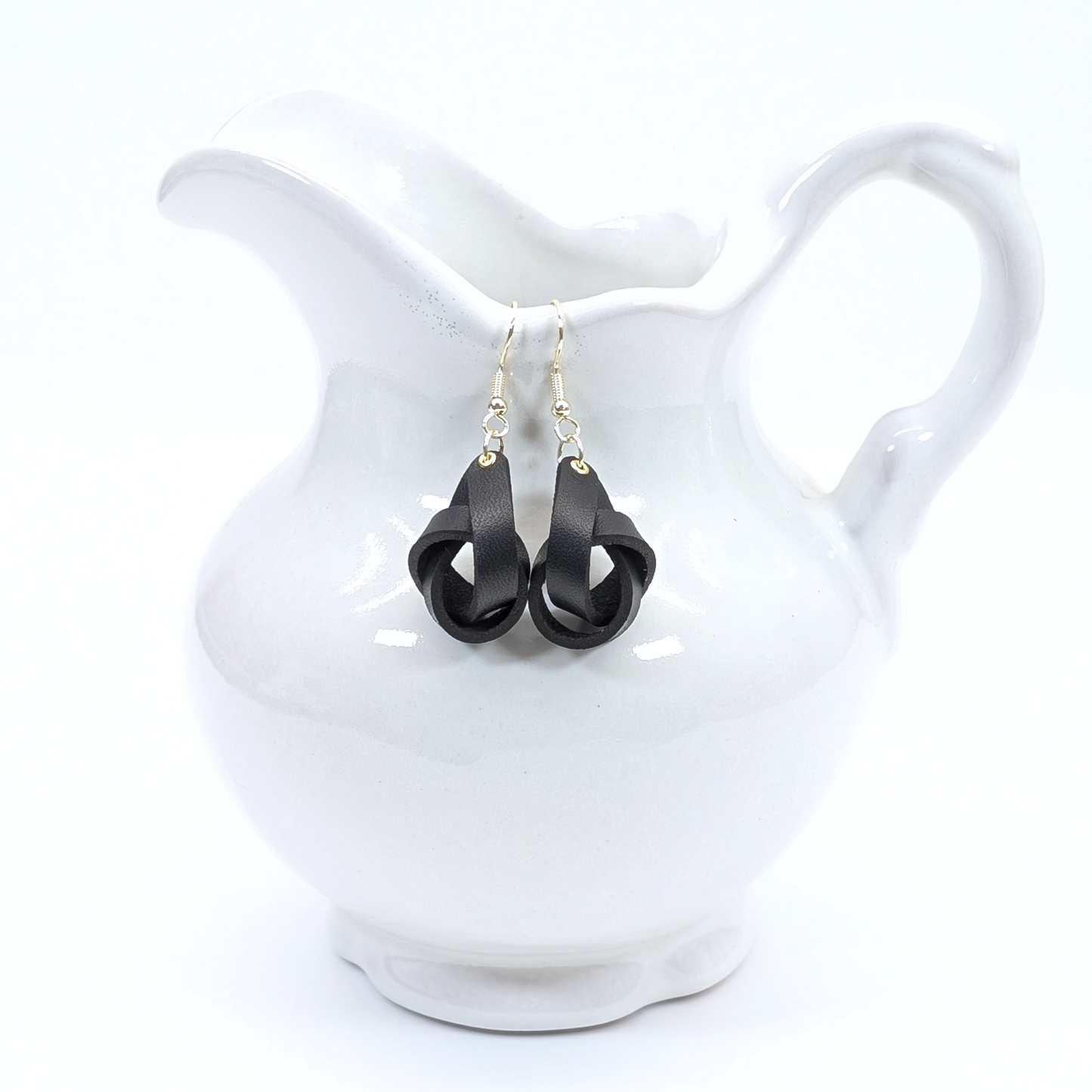 Vault E - Knotted Leather Loop