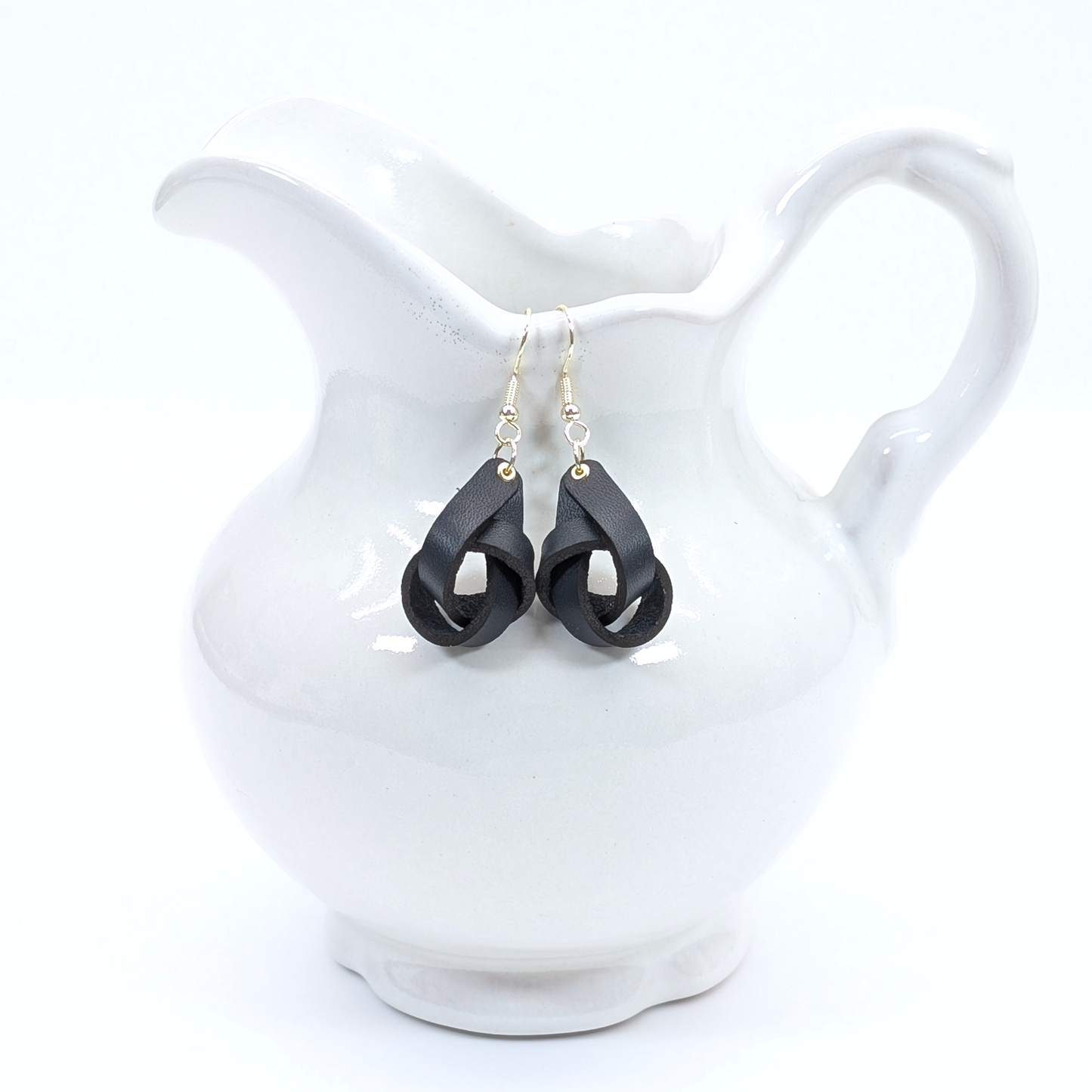 Vault E - Knotted Leather Loop