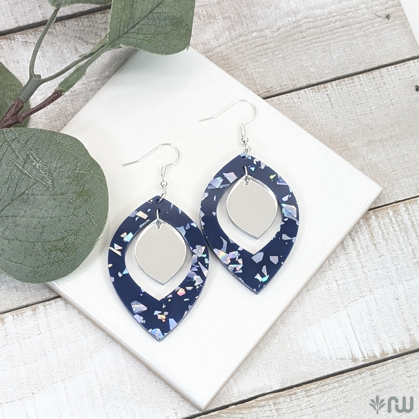 Vault D - Inlaid Leaves