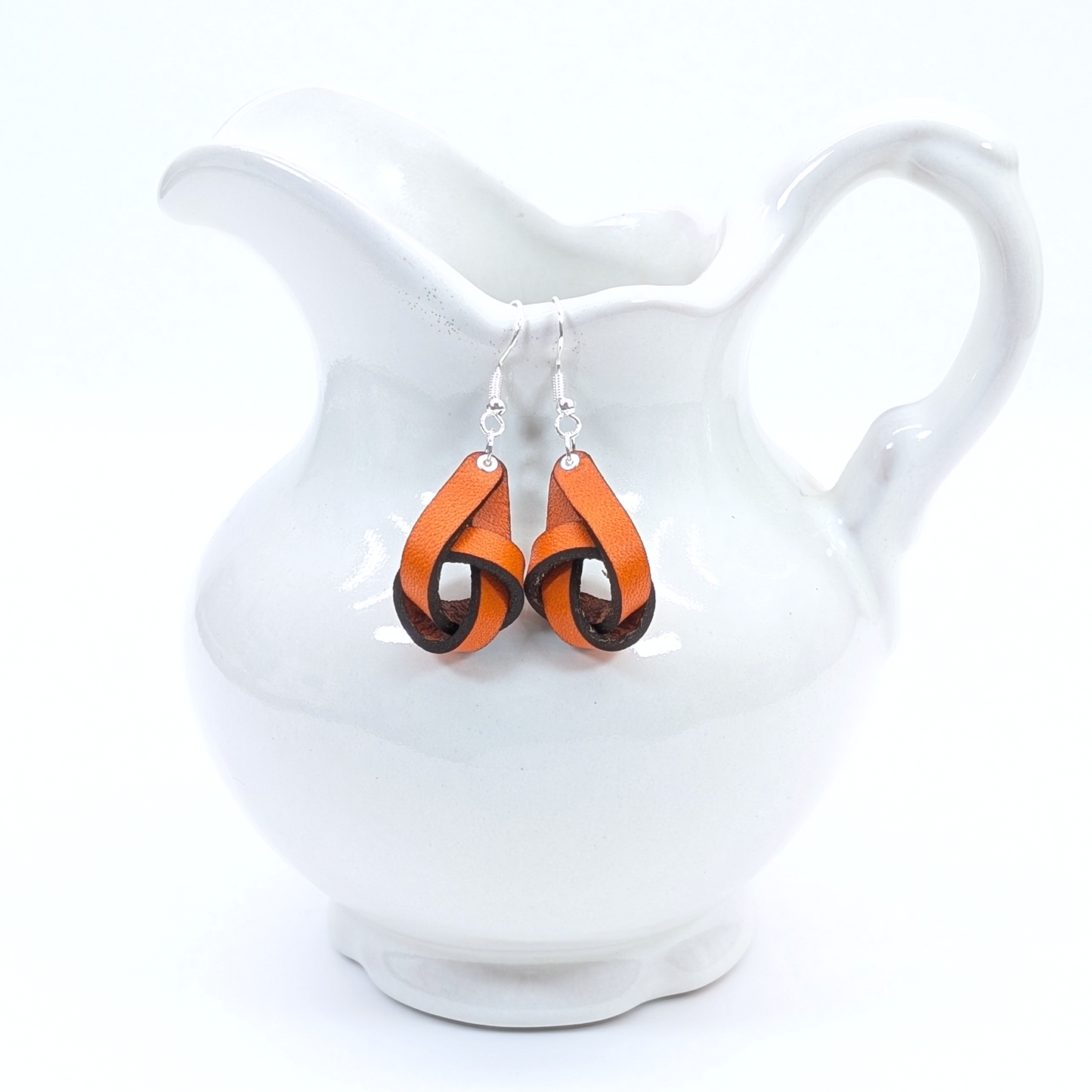 Vault E - Knotted Leather Loop