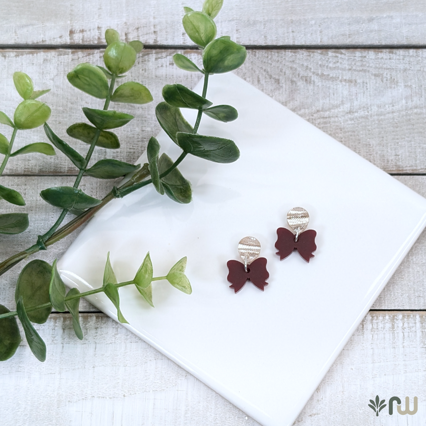 Vault D - 2 Piece Bow Stud