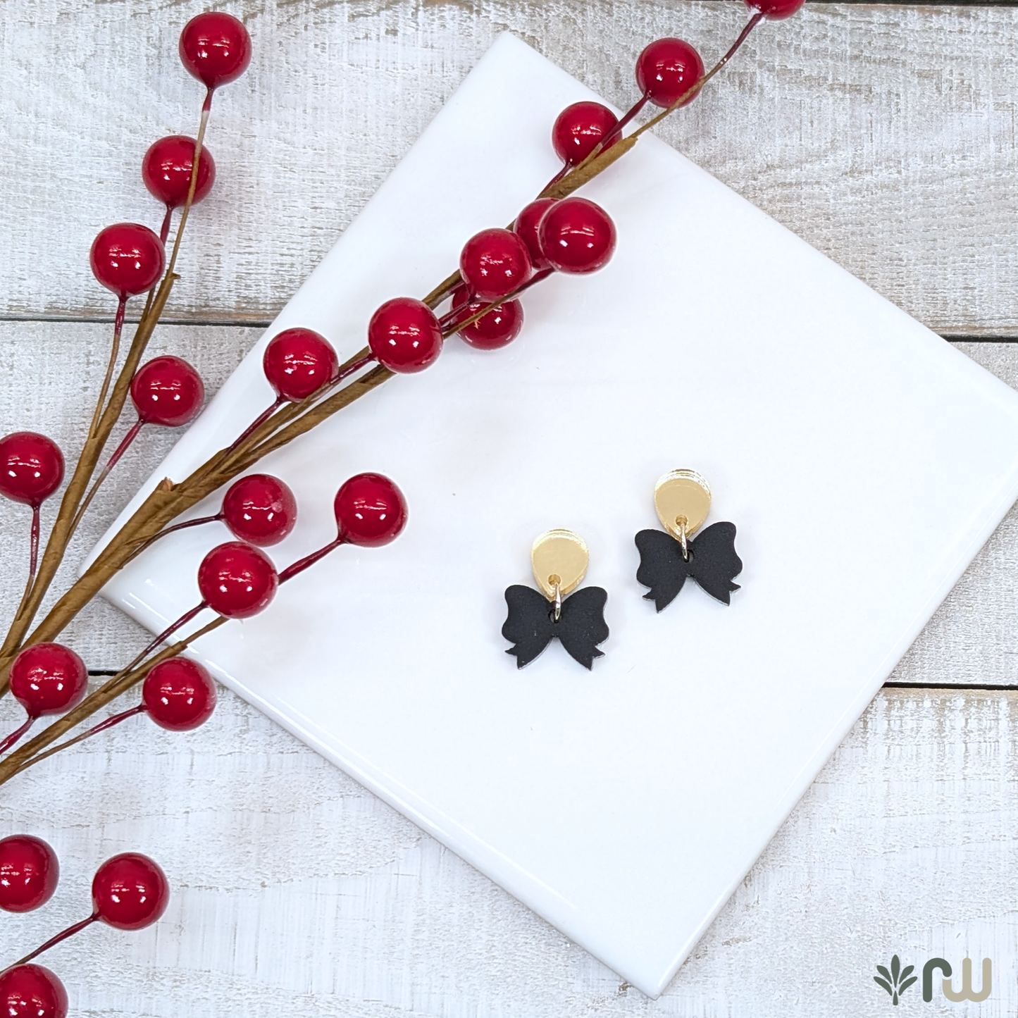 Vault D - 2 Piece Bow Stud